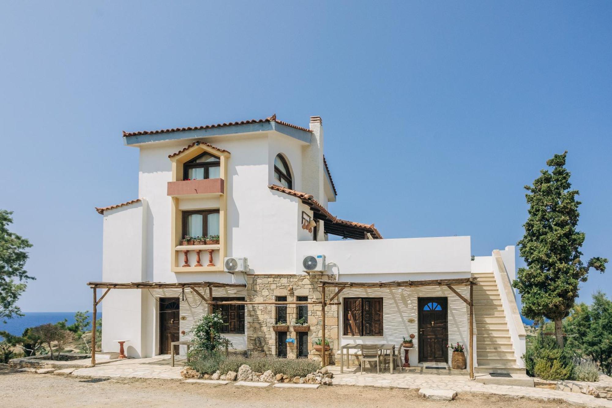 Iliatoras Aparthotel Agia Pelagia  Exterior photo