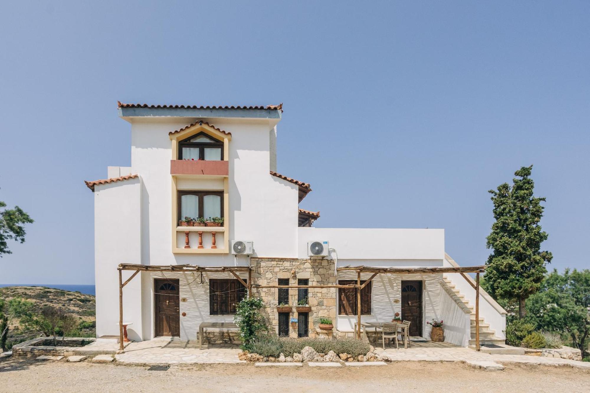 Iliatoras Aparthotel Agia Pelagia  Exterior photo